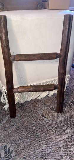 Mini wooden ladder
