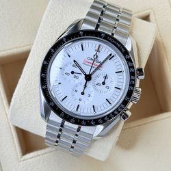 Omega Speedmaster w/ white gloss lacquer dial