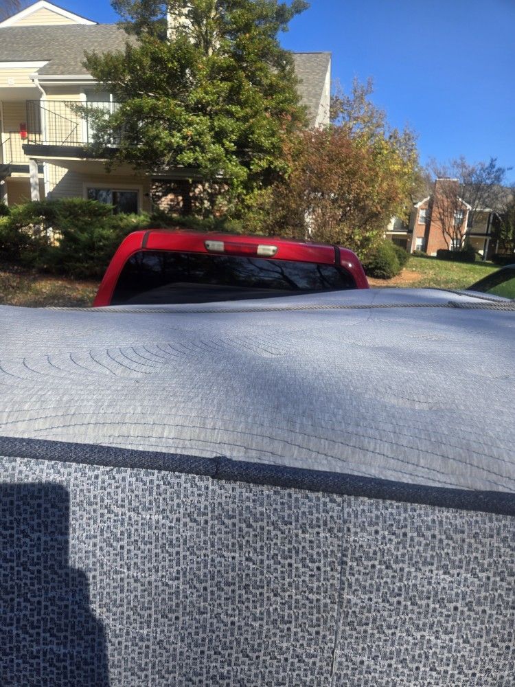 King Size Hybrid Mattress And Boxsprings