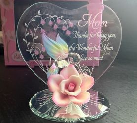 Glass figurine for mom