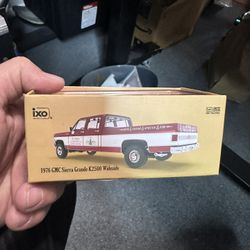 1:64 IXO Models *RED & WHITE* 1976 GMC Sierra K2500 ST NICKS CHRISTMAS TREE FARM