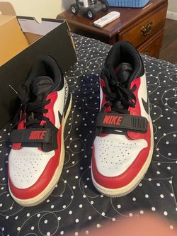 Nike Low-Top Sneakers Red White Black