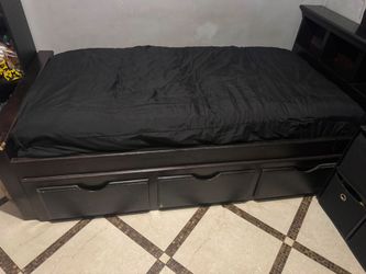Solid Wood Twin Bed Frame And 3 Drawers