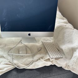 21.5”  Mac Desktop Includes Wireless Keyboard And Mouse 