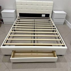 Queen Size Bed And 2 Nightstands - Cama Queen Y 2 Mesitas De Noche 