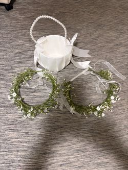 Flower girl and ring bearer