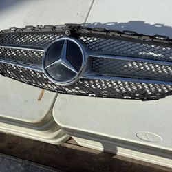 2019 Mercedes C 300 Grill