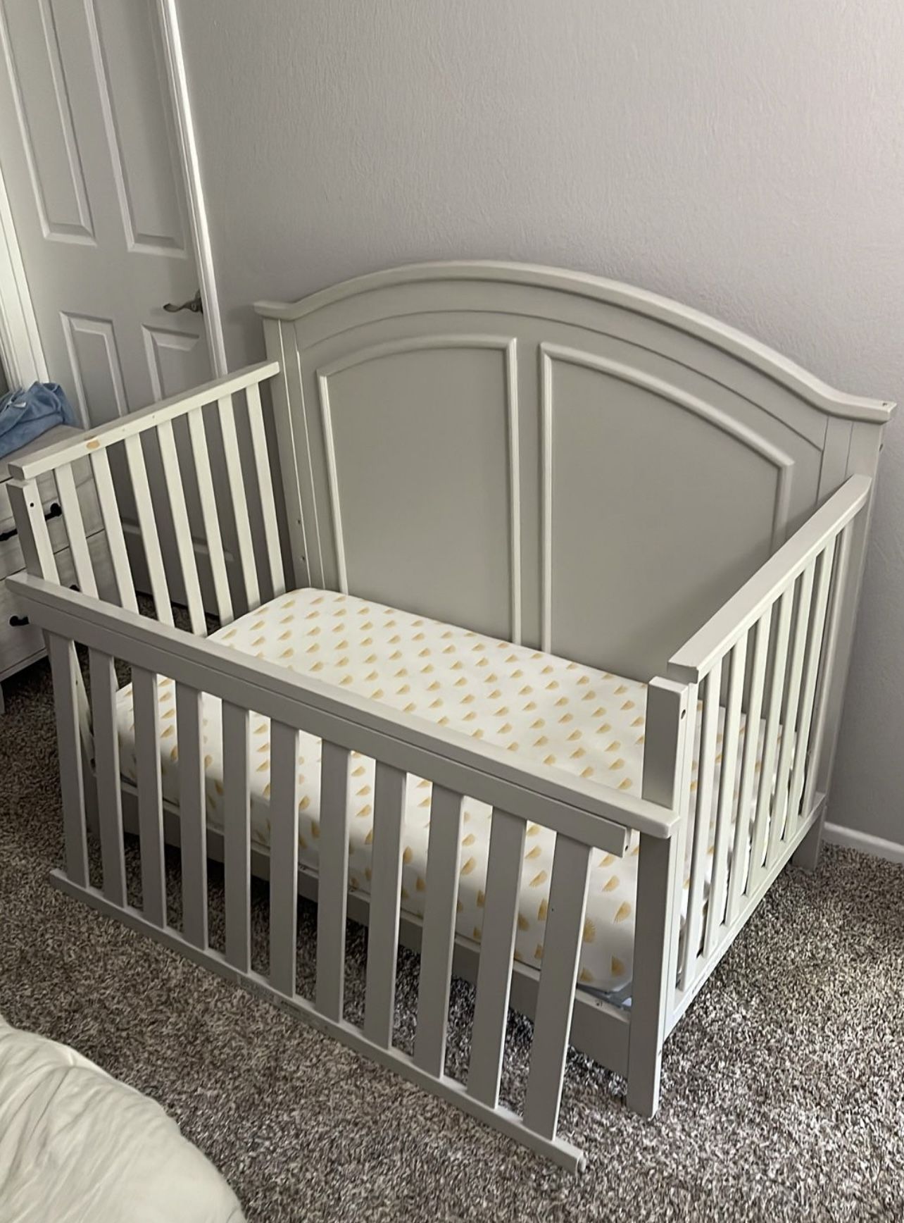 Crib/Toddler Bed