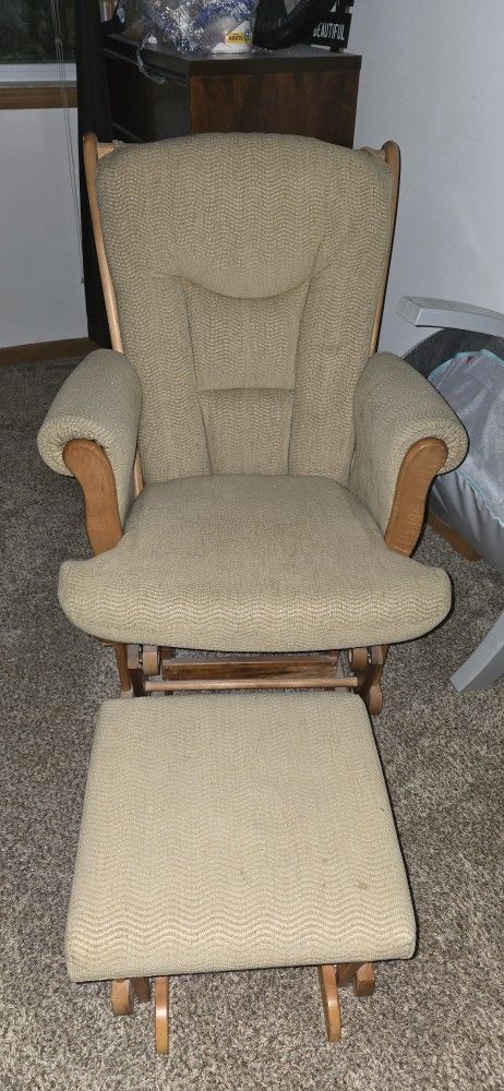 Rocking Chair/ Nursery Gliding Chair With Ottoman