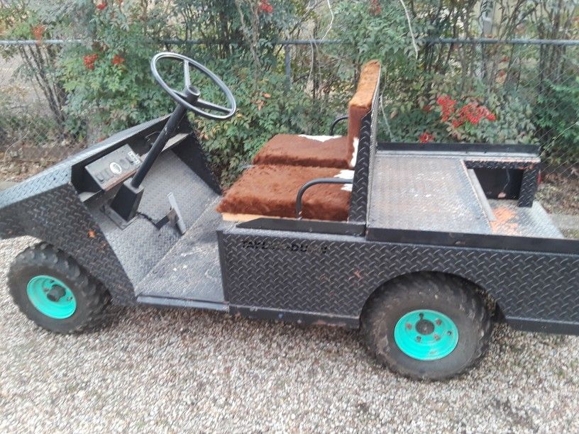 Golf Cart Not Running No Batteries $250No less No Charger