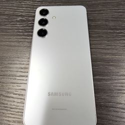 Samsung S24