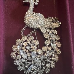 Large Peacock brooch with beautiful rhinestone