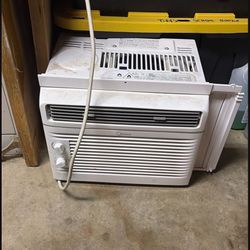 AC Windown Unit 