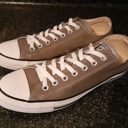 Converse Mens 10 Like new 