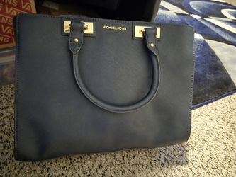 Michael Kors Navy Blue Purse. 
