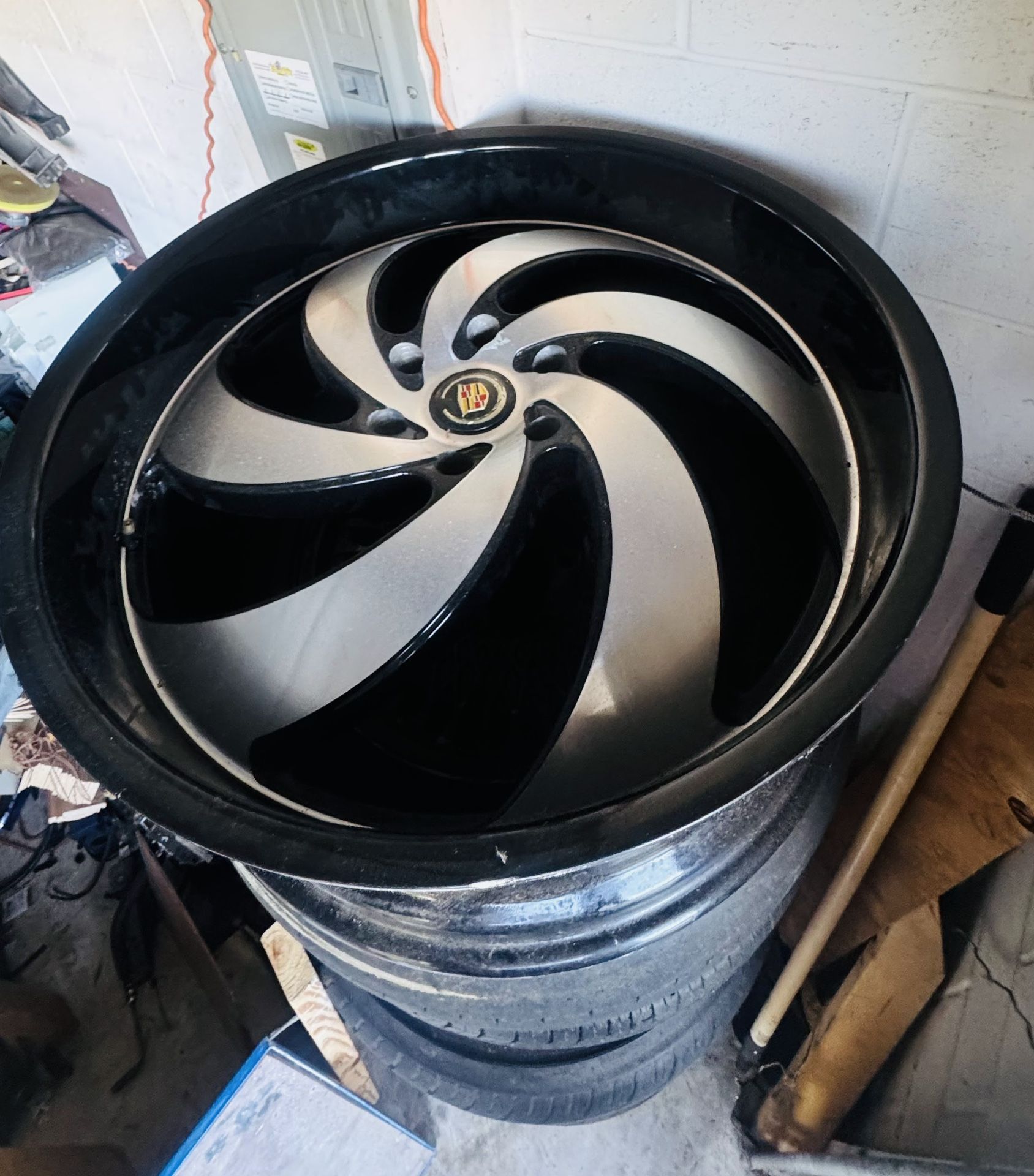 24 ..CADDY/CHEVY 6 LUGS