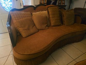 Trump home Lux Single Couch