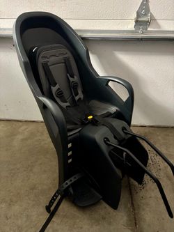 Child bike seat (Burley Dash) 40 lb weight capacity