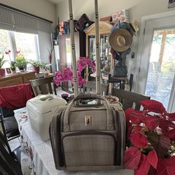 London Fog Under Seat Carry On Luggage