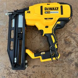 📌DEWALT 20V MAX XR 16-Gauge Lithium-Ion Cordless Finish Nailer (Tool Only)👉PRECIO FIRME 👉$235