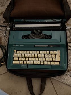 Vintage Smith-Corona Sterling Electric 12 Typewriter