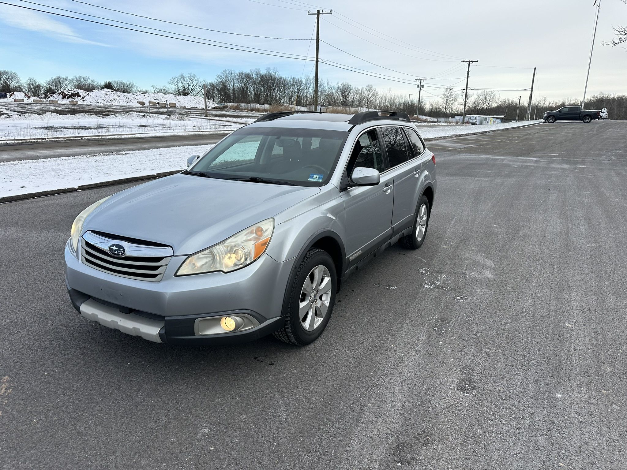 SUBARU OUTBACK 2012 LIMITED AWD ONE OWNER RUNS PERFECT