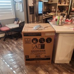 New in Box sealed GE  Stainless steel Dishwasher fingerprint resistant  with new cord and install kit