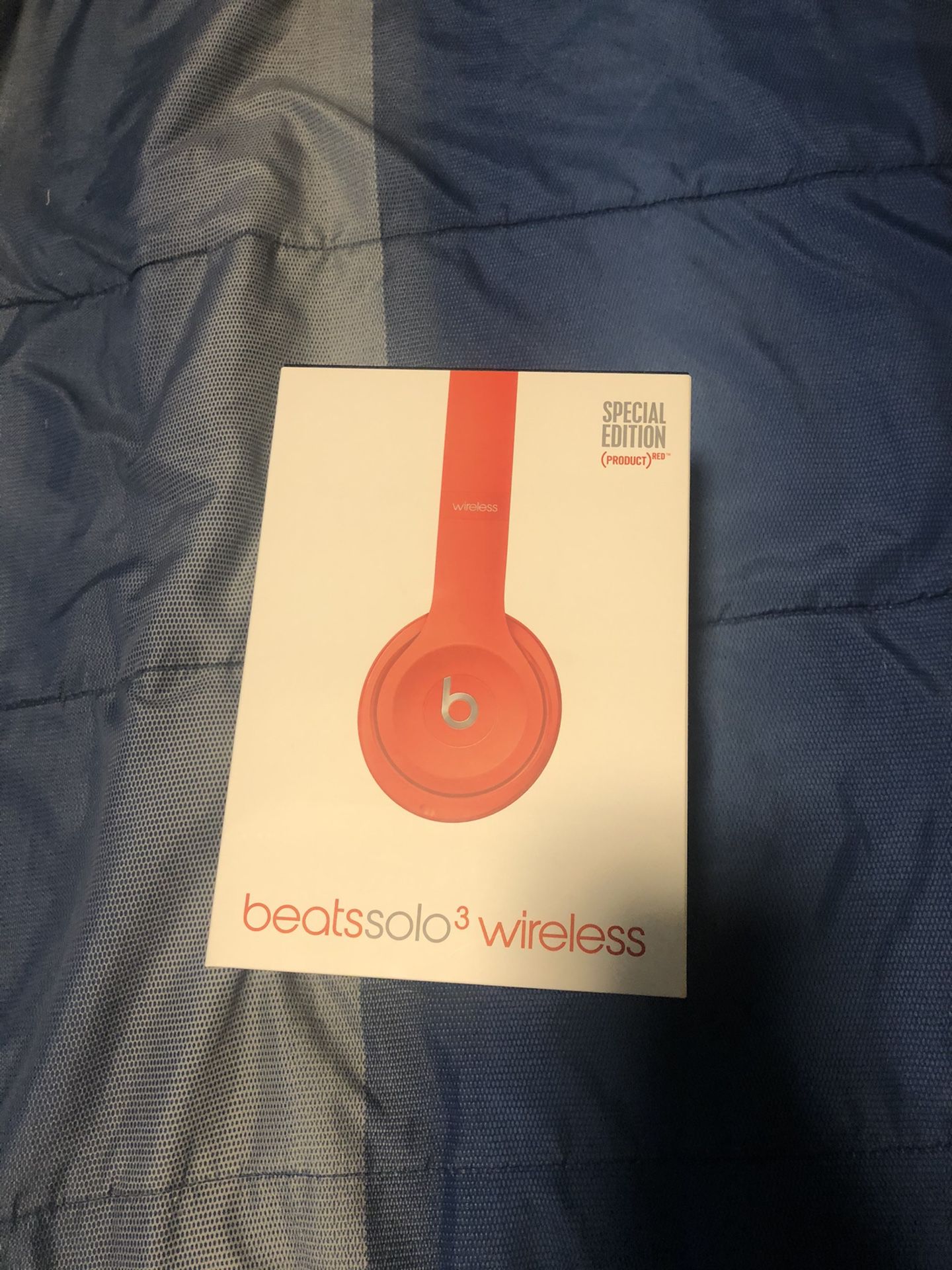 Beats solo wireless (red)