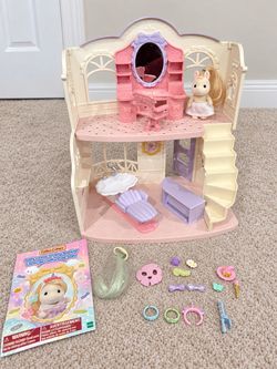 Calico Critters Hair Salon + Sally Figure & Accessories
