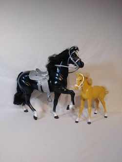 Vintage barbie washer/dryer & barbie horses for Sale in American