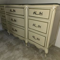 Vintage 5 piece bedroom set