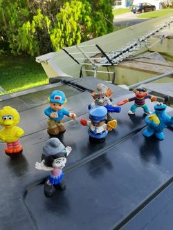 Sesame Street and Little People Fiquerines