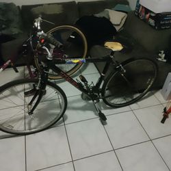 TREK   29 Inch Bicycle  700 Trade It For A  3000 Watt taramps