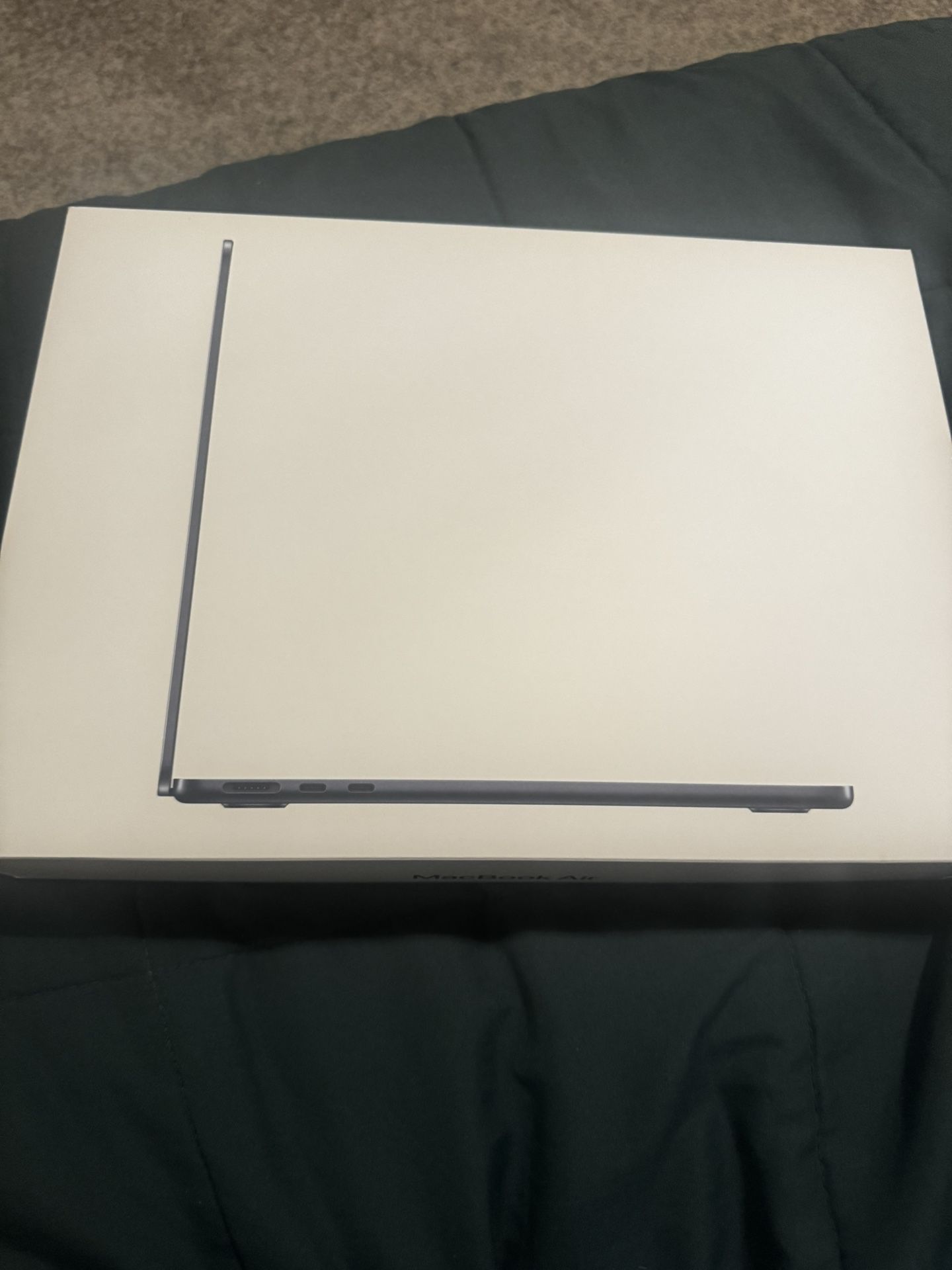 Macbook Air M4 Chip 13-inch 16 GB 256 GB BRAND NEW SEALED BOX