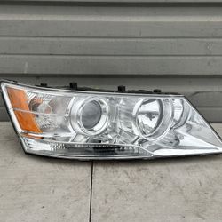 2009-2010 Hyundai Sonata Passenger Right Headlight