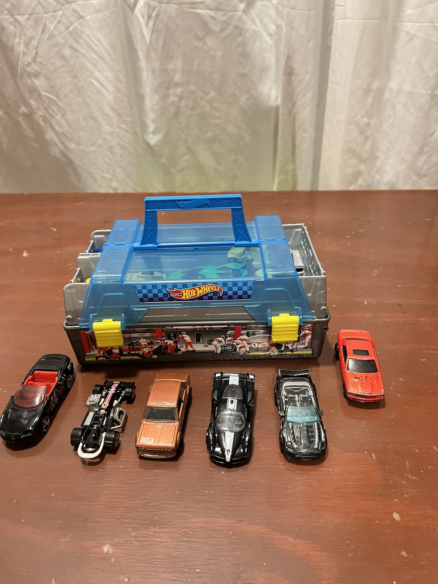 Hot Wheels Collector Case small 10 pieces Hot Wheels cars