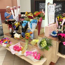 Pembroke Pines Mall Flowers