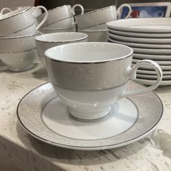Mikasa Parchment 12 tea Cups & Saucers 
