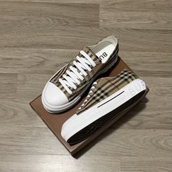 Burberry Shoes