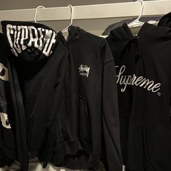 SUPREME / STUSSY / FEATURE HOODIES