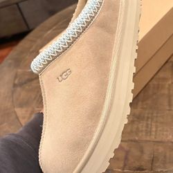 Ugg Tazz Sand Size 6y
