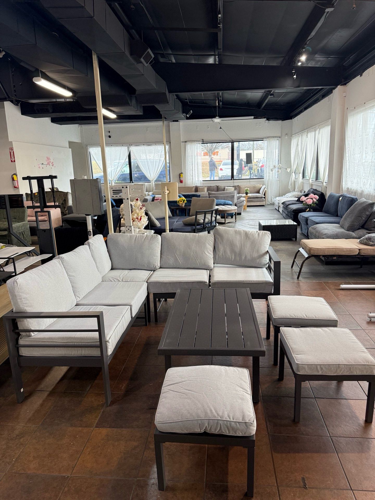 🔥Set of 7🔥Aluminum Patio Furniture Set, Modern Metal Outdoor Patio Conversation Sets with Coffee Table (Grey)💰499$  Decatur Location  2272 Lawrence