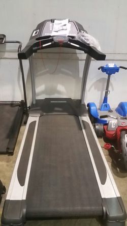 Brand new assembled 3g cardio elite runner treadmill