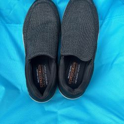 Men’s Sketchers -  Size 9 New