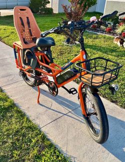 Electric cargo bike with removable child seat Rad wagon 4