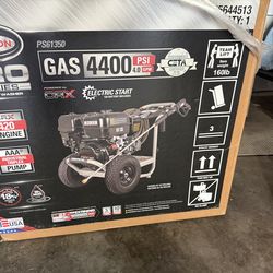 SIMPSON Pro Series with Triplex Pro Pump- 4400-PSI 4-GPM -Cold Water Gas Pressure washer - Brand New