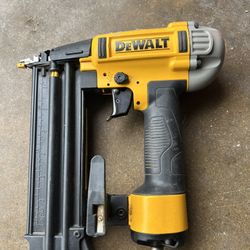 Dewalt 18ga Nailer