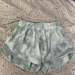 Pair Of Lululemon Shorts Size 6