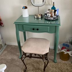 Solid Wood Just Refurbished  Vanity, Entryway, Desk