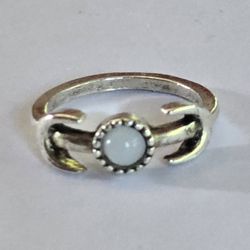 RARE FIRE OPAL TITANIUM FOREVER WEAR NEW SILVER SIZE 4 RING